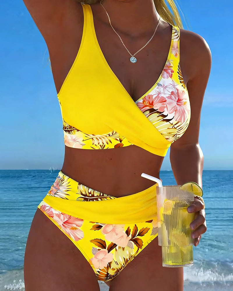 Bikini with contrasting floral pattern and split