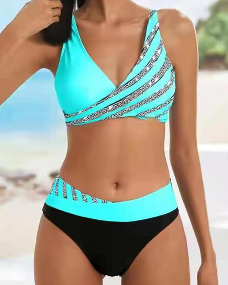 Mona - Bikini with a Print in Warm Tones