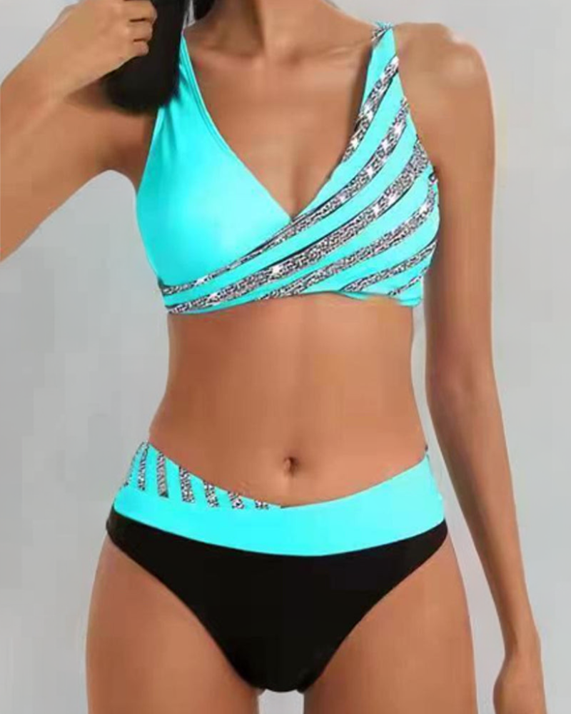 Mona - Bikini with a Print in Warm Tones